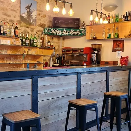 L'auberge De La Source Zajazd La Valla-sur-Rochefort